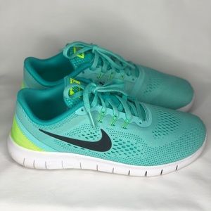 Nike tennis shoes